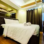 Spacious Studio Room At Green Pramuka Apartment By Travelio